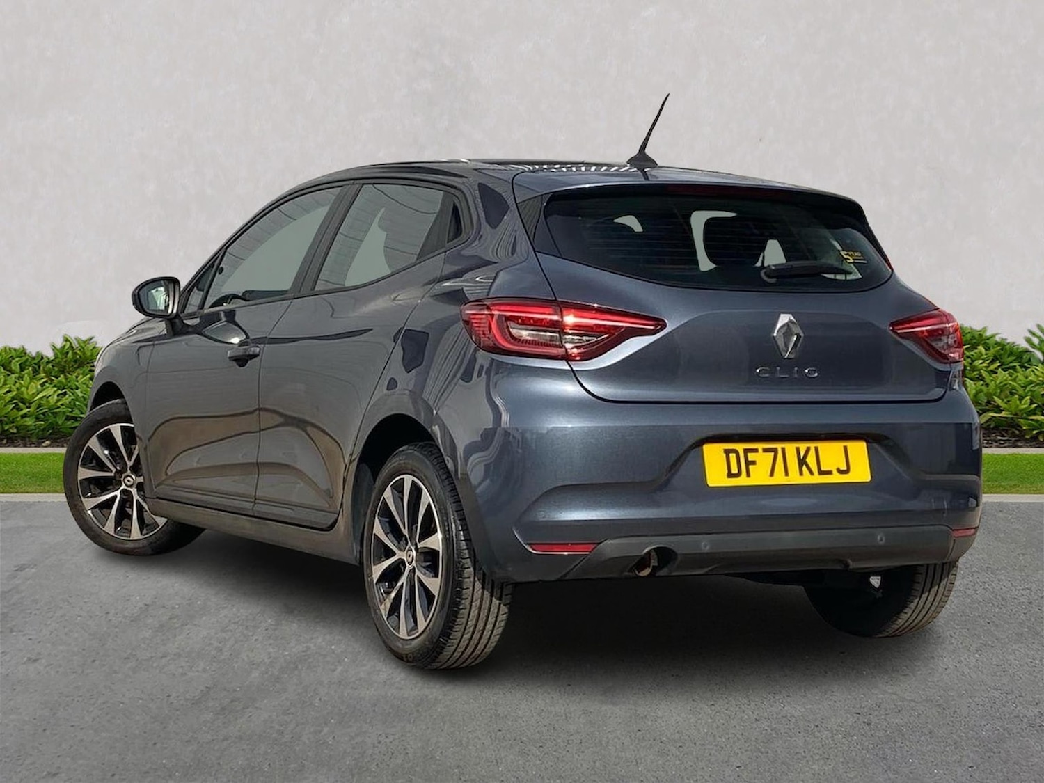 Used Renault Clio 2022 for sale - 78195676: Photo 2