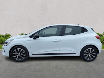 Used Renault Clio 2023 for sale - 76281167: Photo