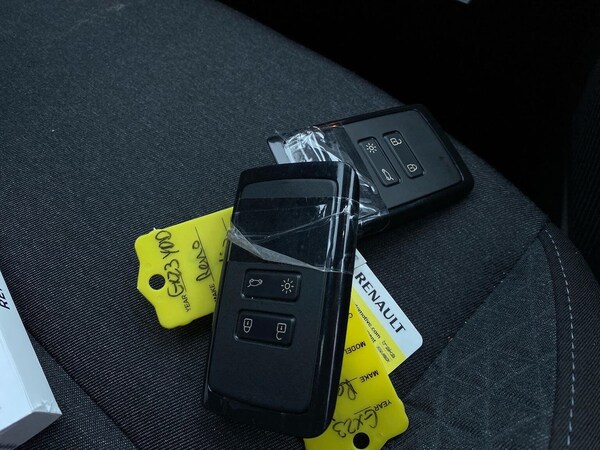 Used Renault Clio 2023 for sale - 76281167: Photo 43