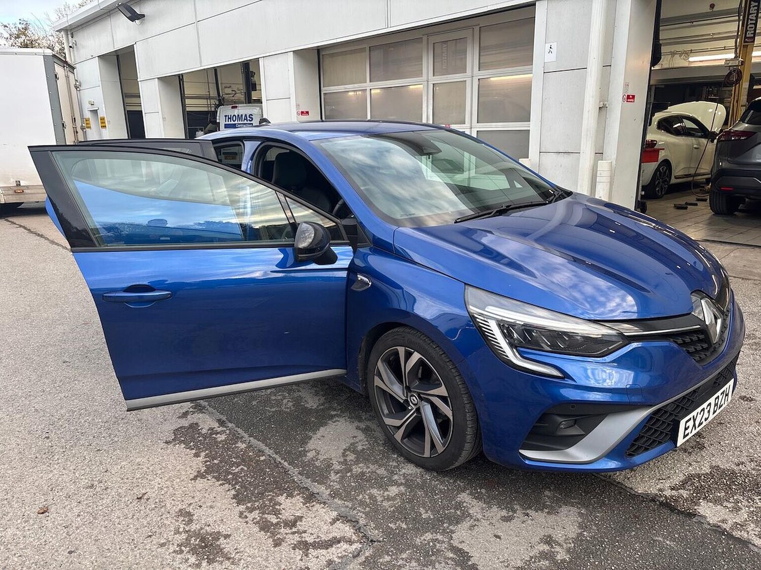 Used Renault Clio 2023 for sale - 76392491: Photo 40