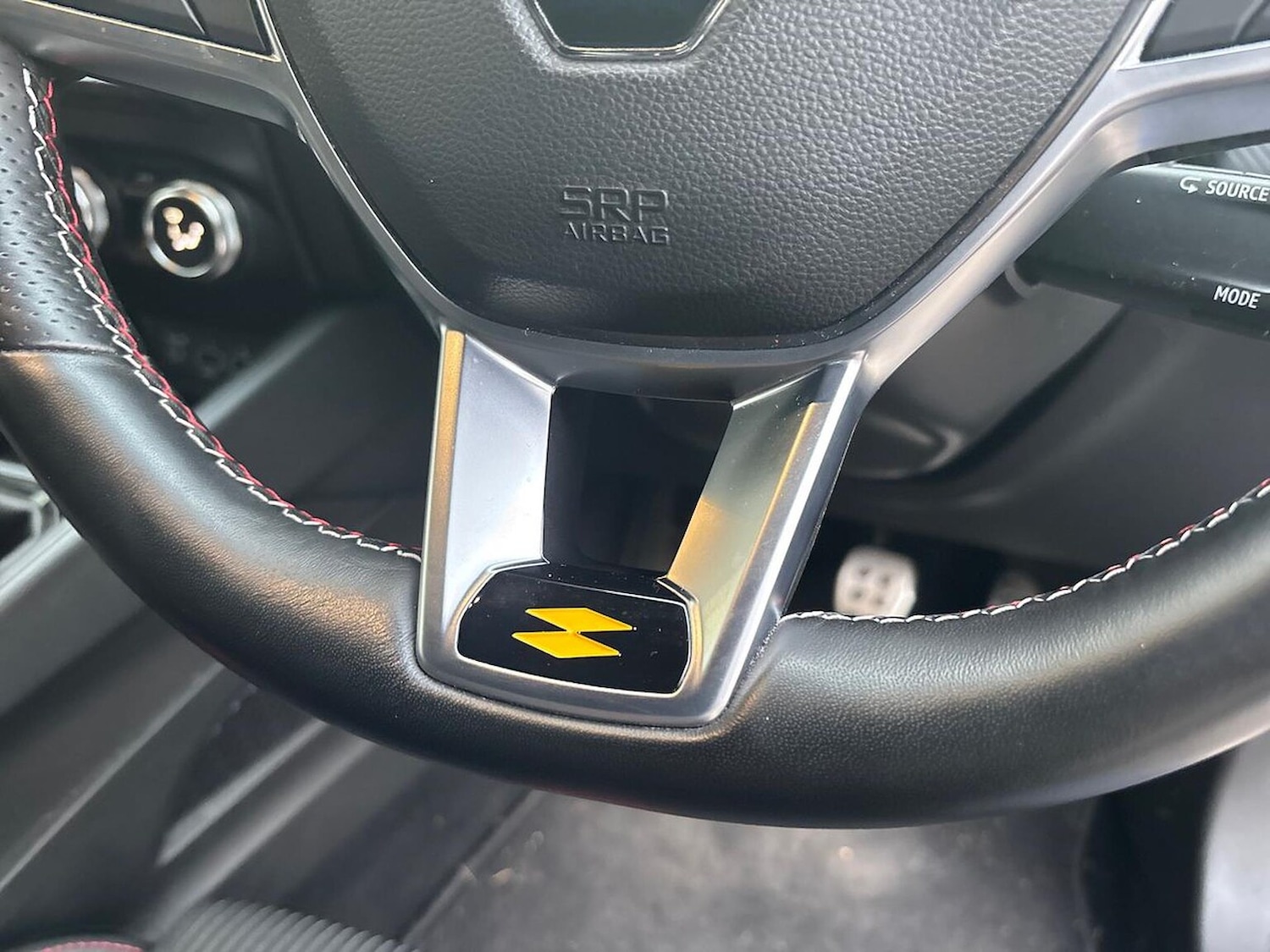 Used Renault Clio 2023 for sale - 76392491: Photo 45