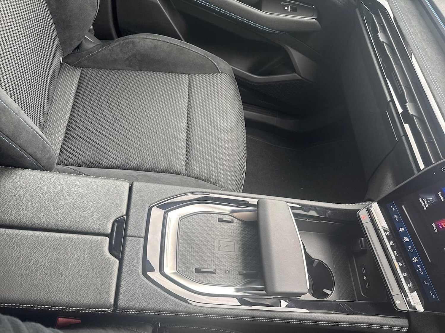 Used Renault Austral 2025 for sale - 76177621: Photo 15