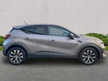 Used Renault Captur 2022 for sale - 77676390: Photo