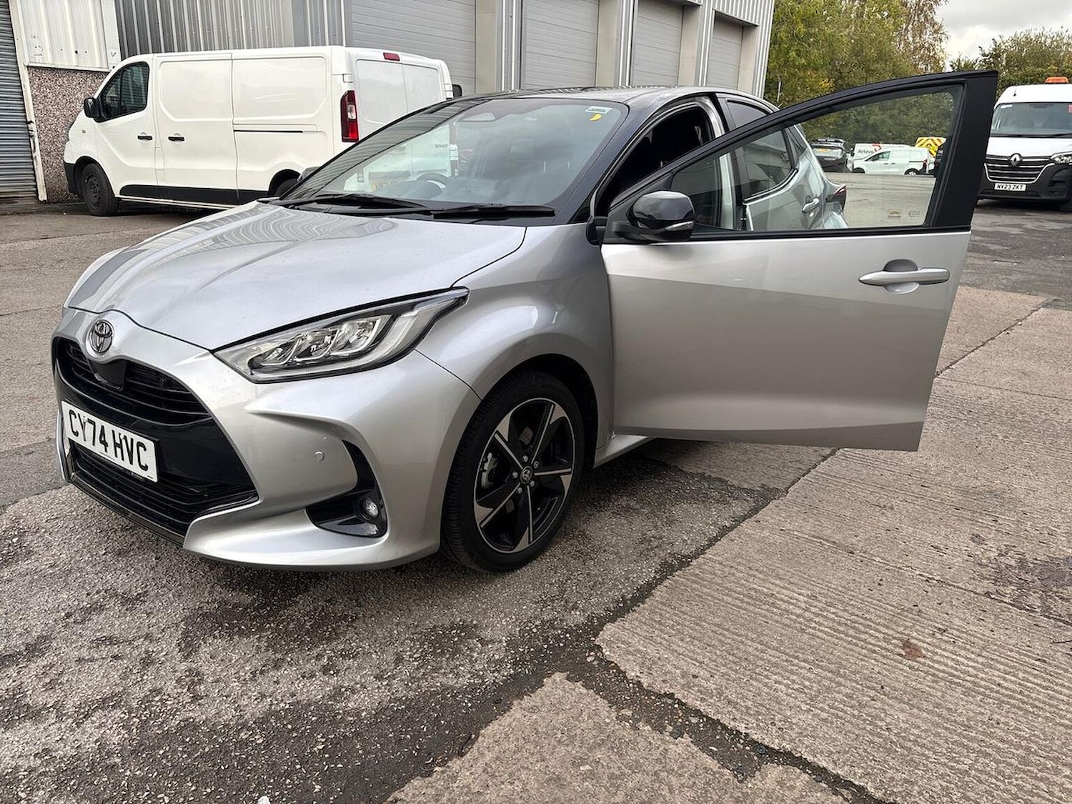 Used Toyota Yaris 2025 for sale - 76387208: Photo 40