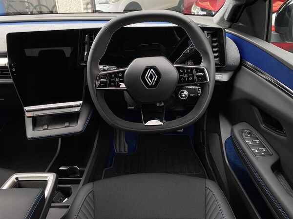 Used Renault Scenic E-Tech 2024 for sale - 75475740: Photo 10