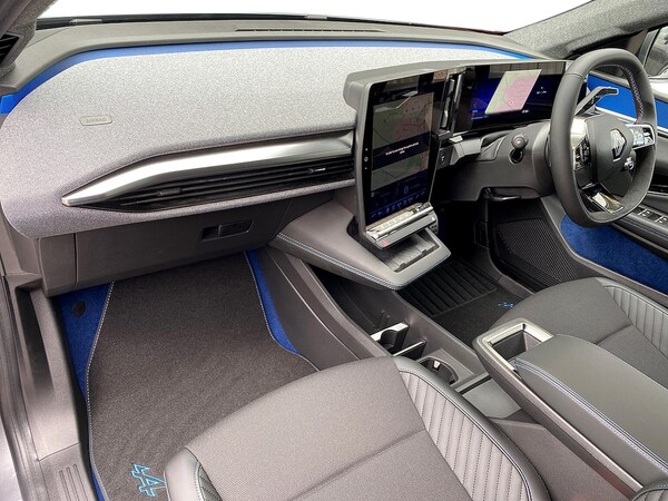 Used Renault Scenic E-Tech 2024 for sale - 75475740: Photo 8