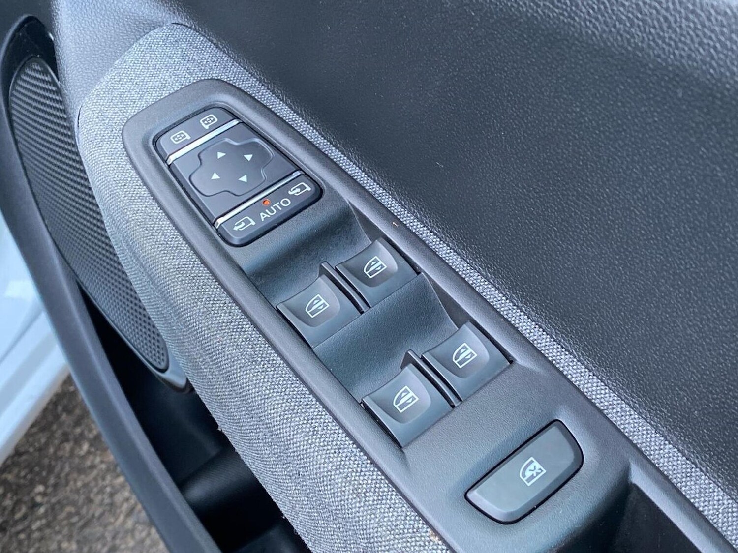 Used Renault Zoe 2020 for sale - 77896314: Photo 21