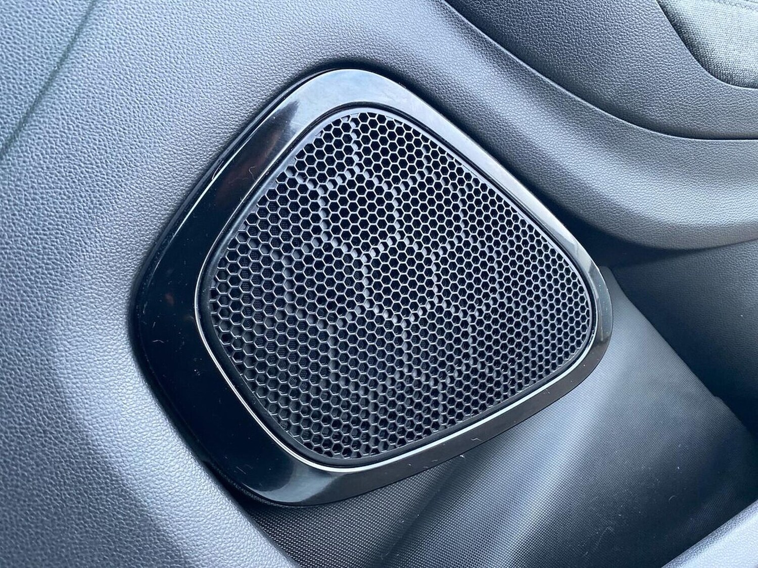 Used Renault Zoe 2020 for sale - 77896314: Photo 30