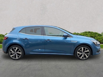 Used Renault Megane 2019 for sale - 76268305: Photo