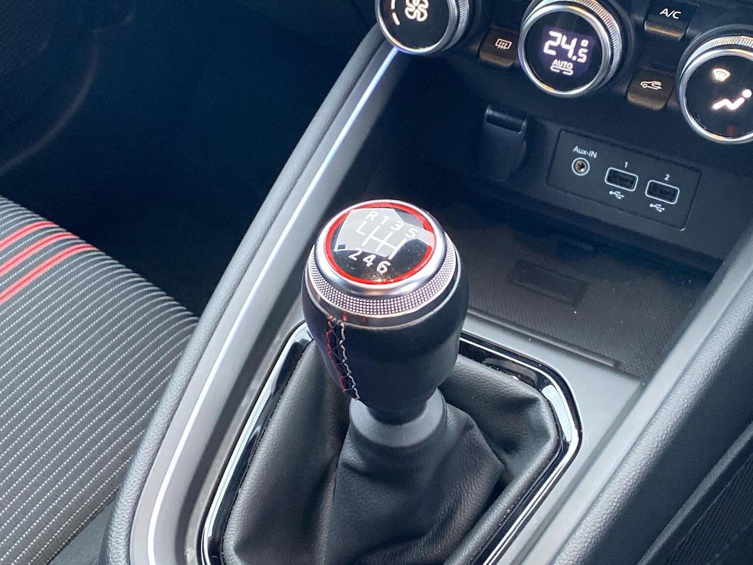 Used Renault Clio 2023 for sale - 77789579: Photo 40