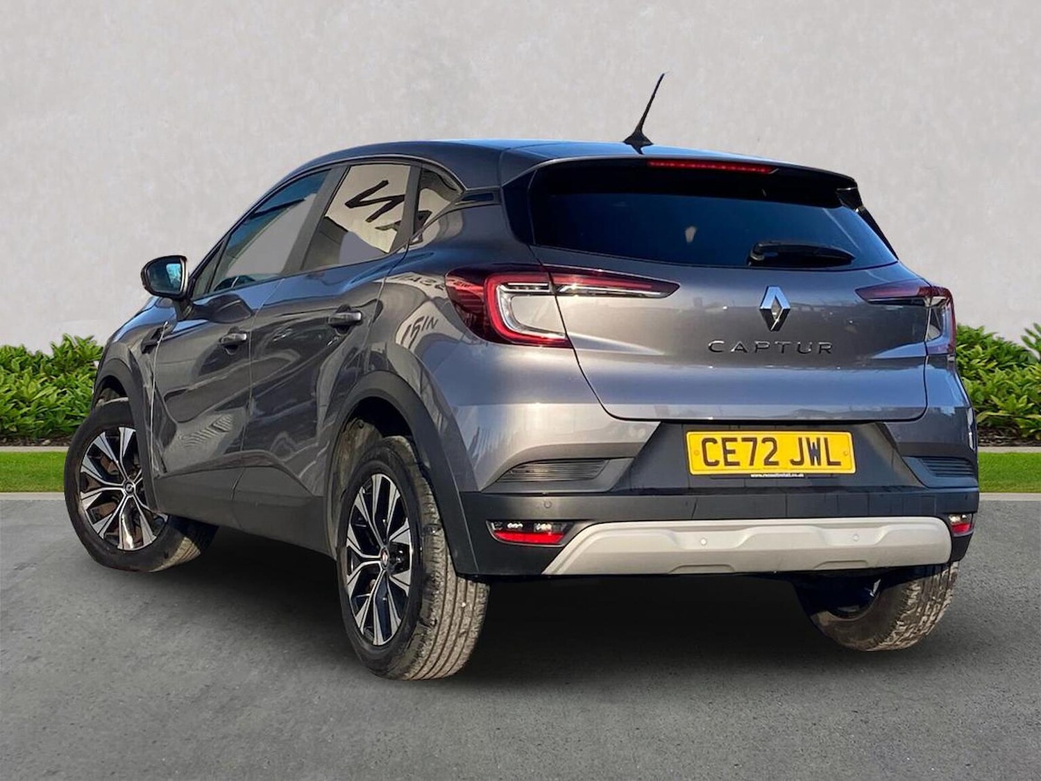 Used Renault Captur 2023 for sale - 77802164: Photo 2