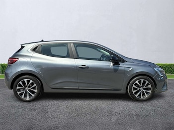 Used Renault Clio 2023 for sale - 78993774: Photo