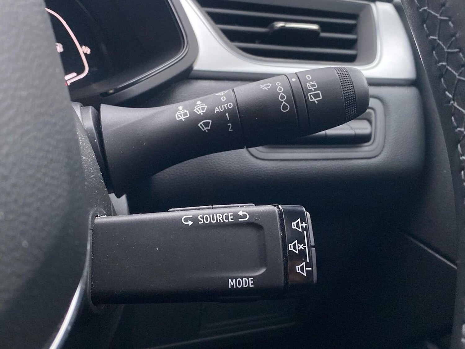 Used Renault Captur 2023 for sale - 78176461: Photo 28