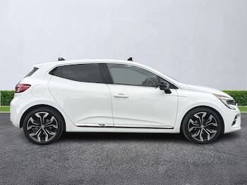 Used Renault Clio 2023 for sale - 79423920: Photo