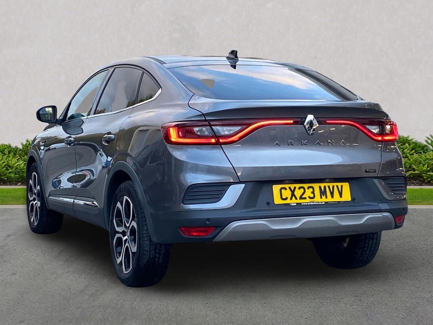 Used Renault Arkana 2023 for sale - 76407376: Photo 2