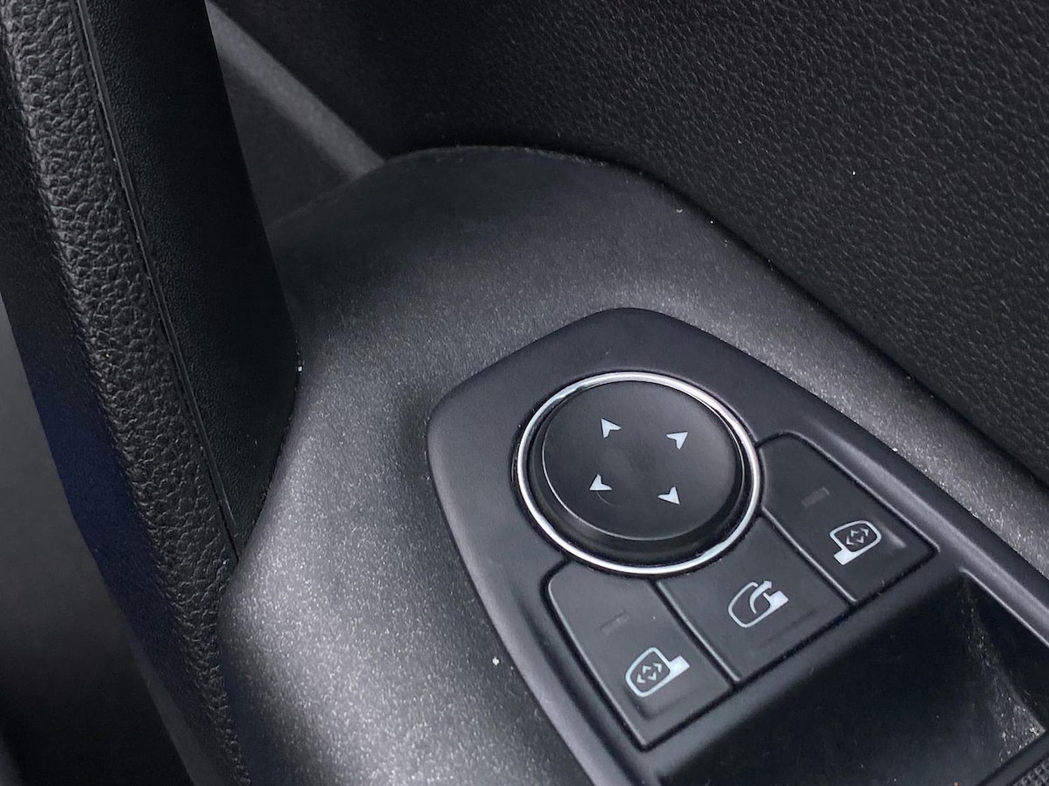 Used Renault Captur 2024 for sale - 76497217: Photo 38