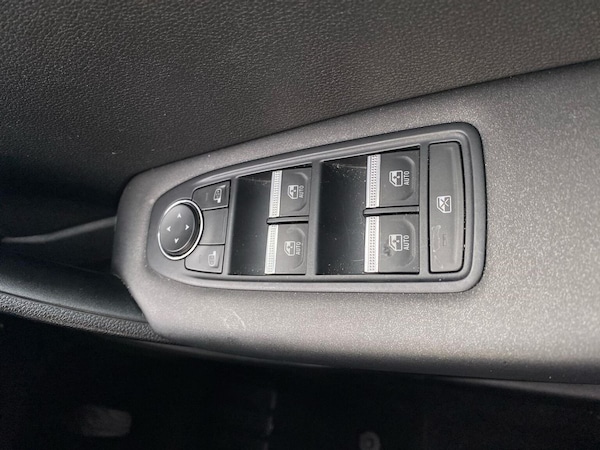 Used Renault Captur 2024 for sale - 76070295: Photo 21
