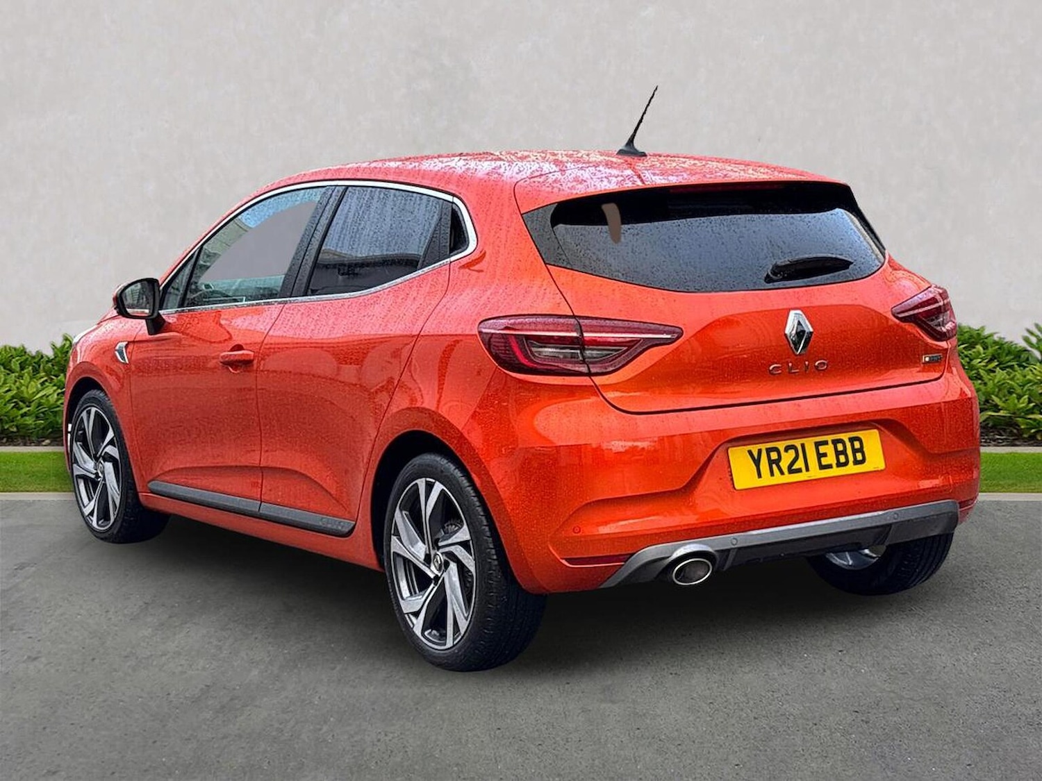 Used Renault Clio 2021 for sale - 76846064: Photo 2