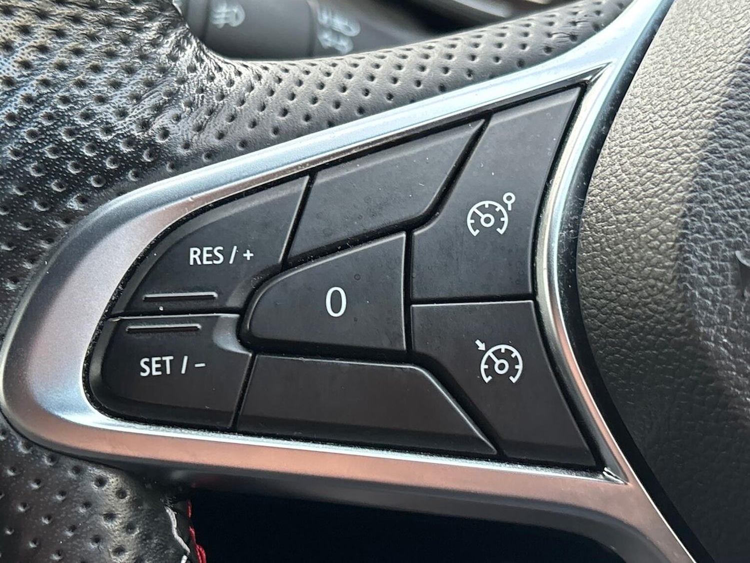 Used Renault Clio 2021 for sale - 76846064: Photo 27