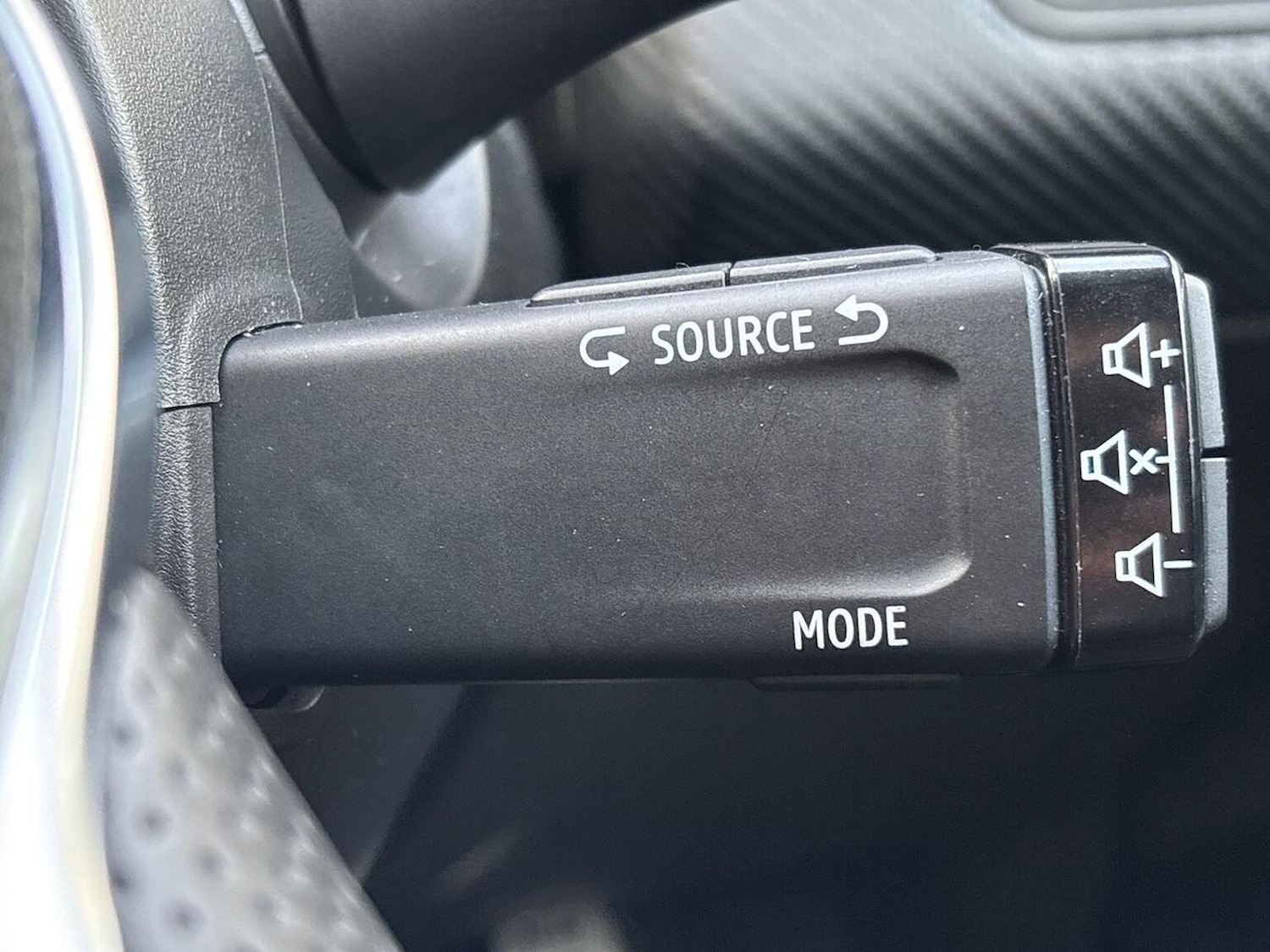 Used Renault Clio 2021 for sale - 76846064: Photo 42