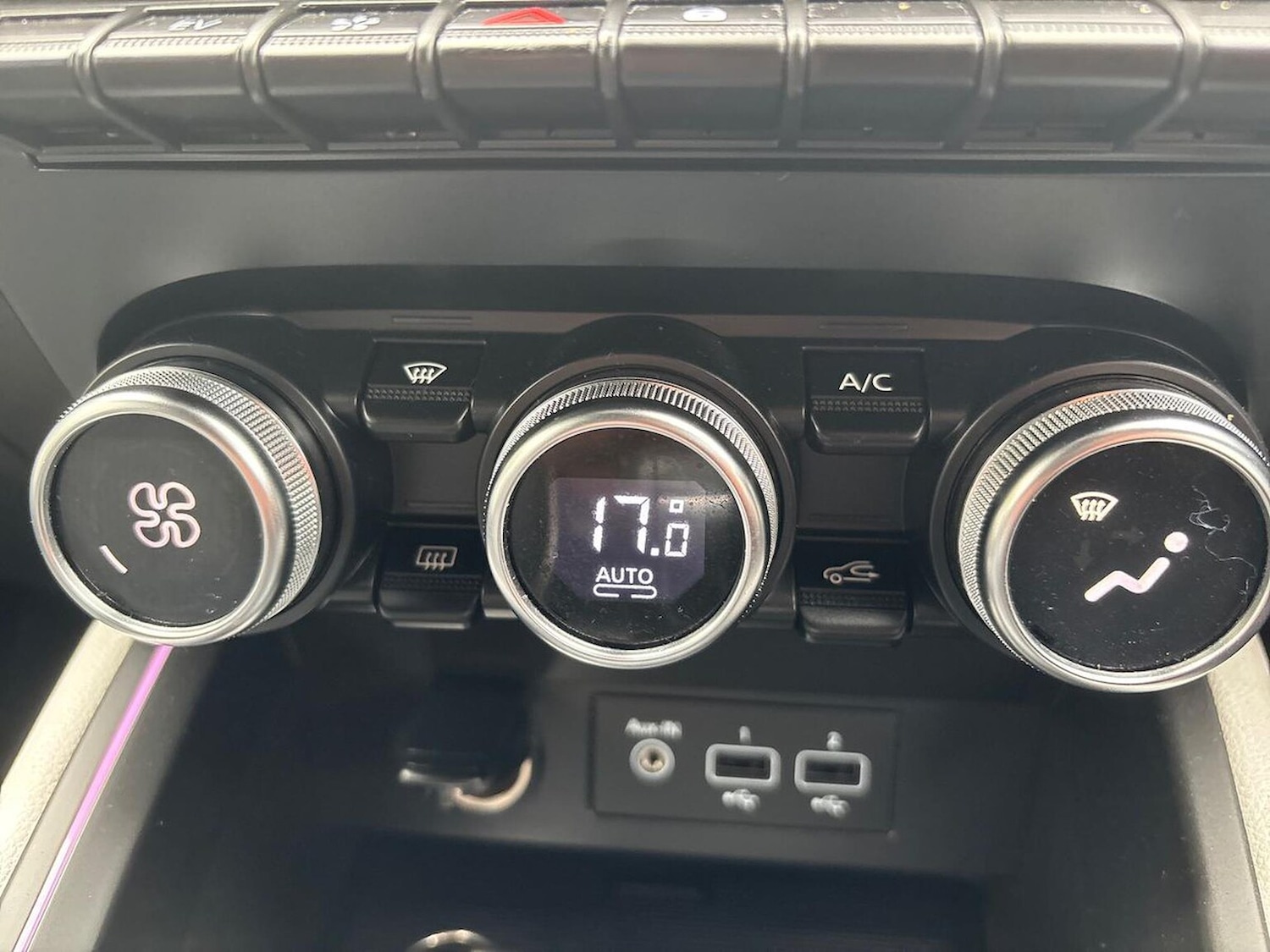 Used Renault Clio 2022 for sale - 76932270: Photo 12