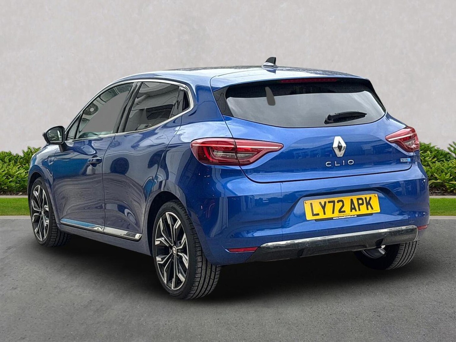 Used Renault Clio 2022 for sale - 76932270: Photo 2