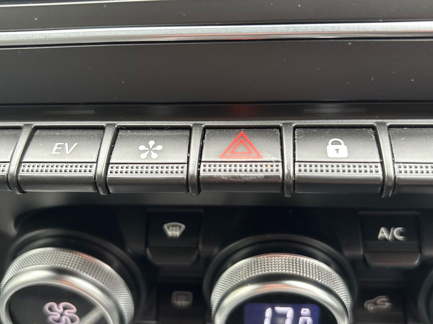 Used Renault Clio 2022 for sale - 76932270: Photo 45