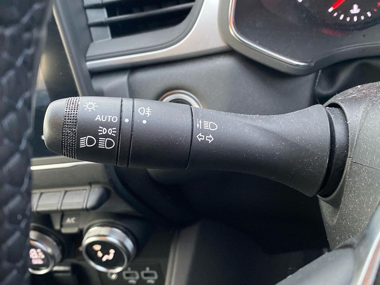 Used Renault Captur 2022 for sale - 76897096: Photo 28