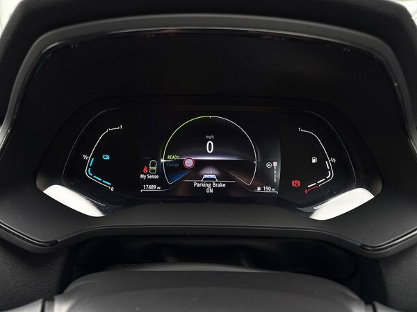 Used Renault Captur 2023 for sale - 76268299: Photo 10