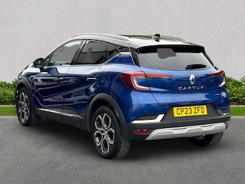 Used Renault Captur 2023 for sale - 76268299: Photo 2