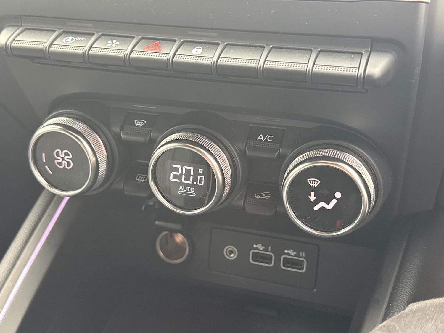 Used Renault Clio 2024 for sale - 76335180: Photo 12