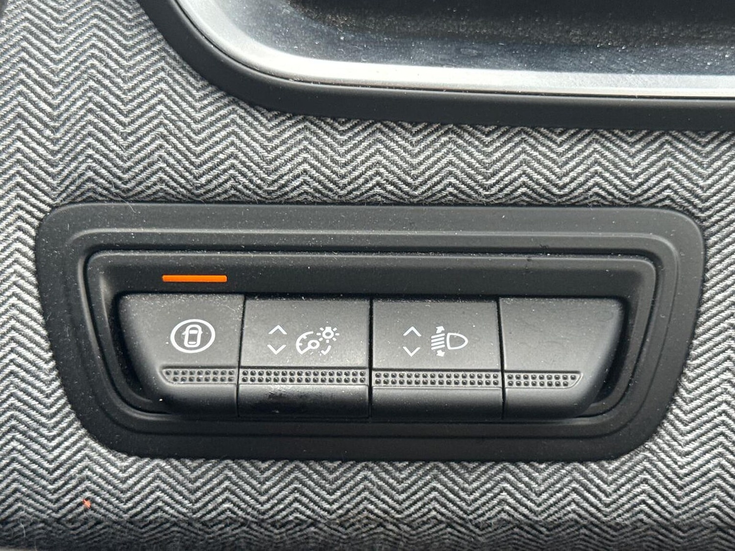 Used Renault Clio 2024 for sale - 76335180: Photo 43