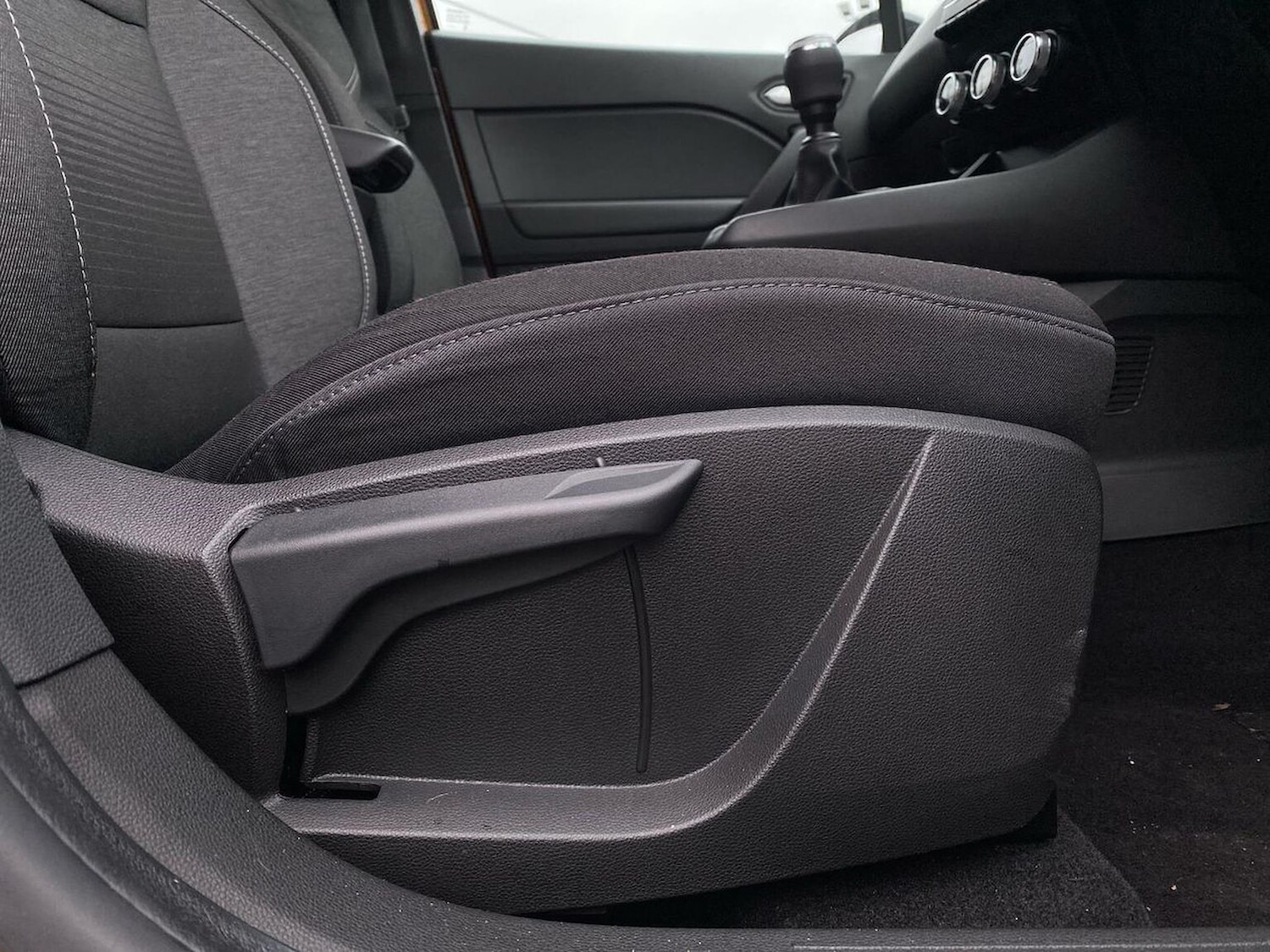 Used Renault Captur 2020 for sale - 77059804: Photo 32