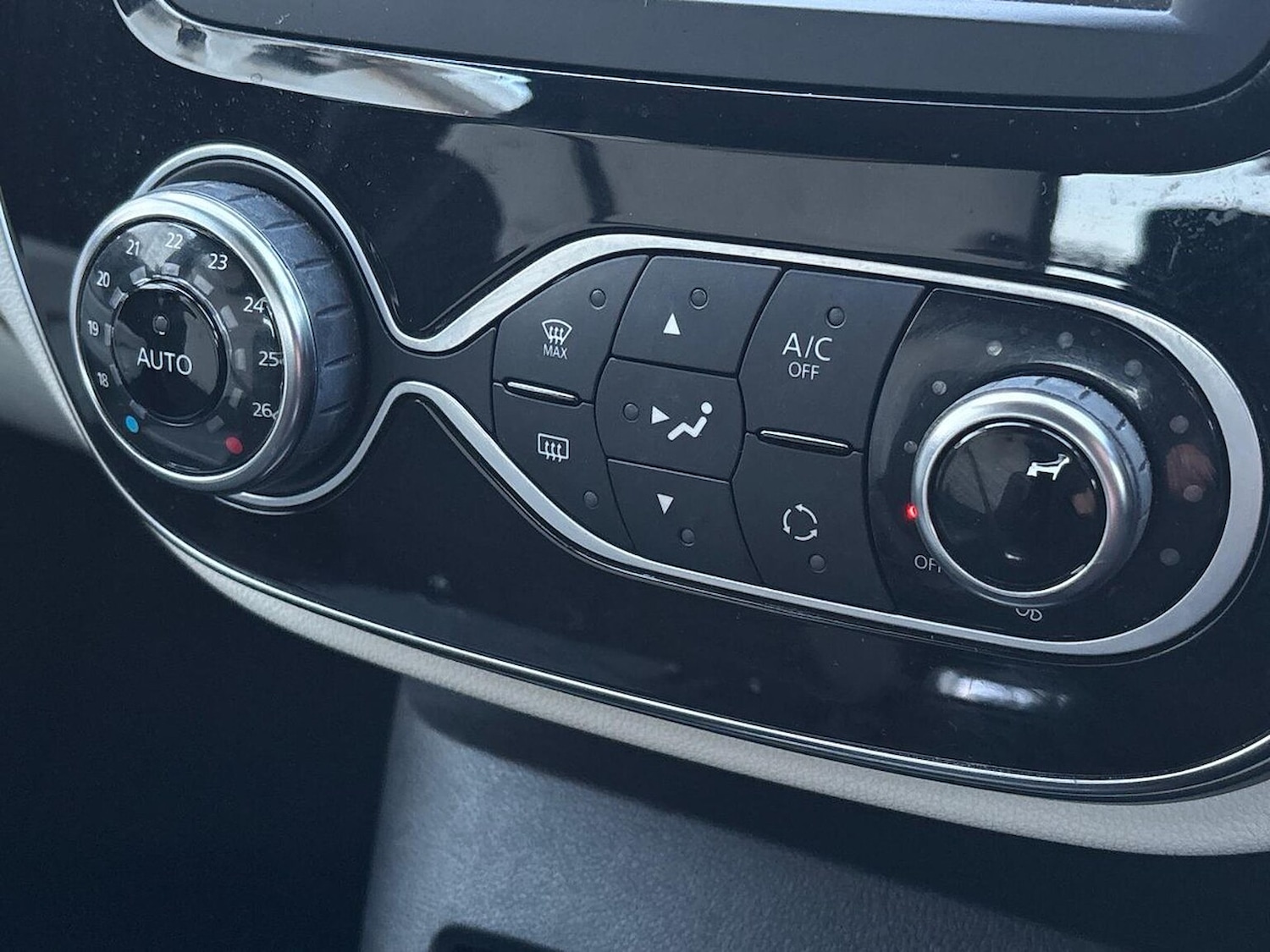 Used Renault Captur 2019 for sale - 76741220: Photo 12