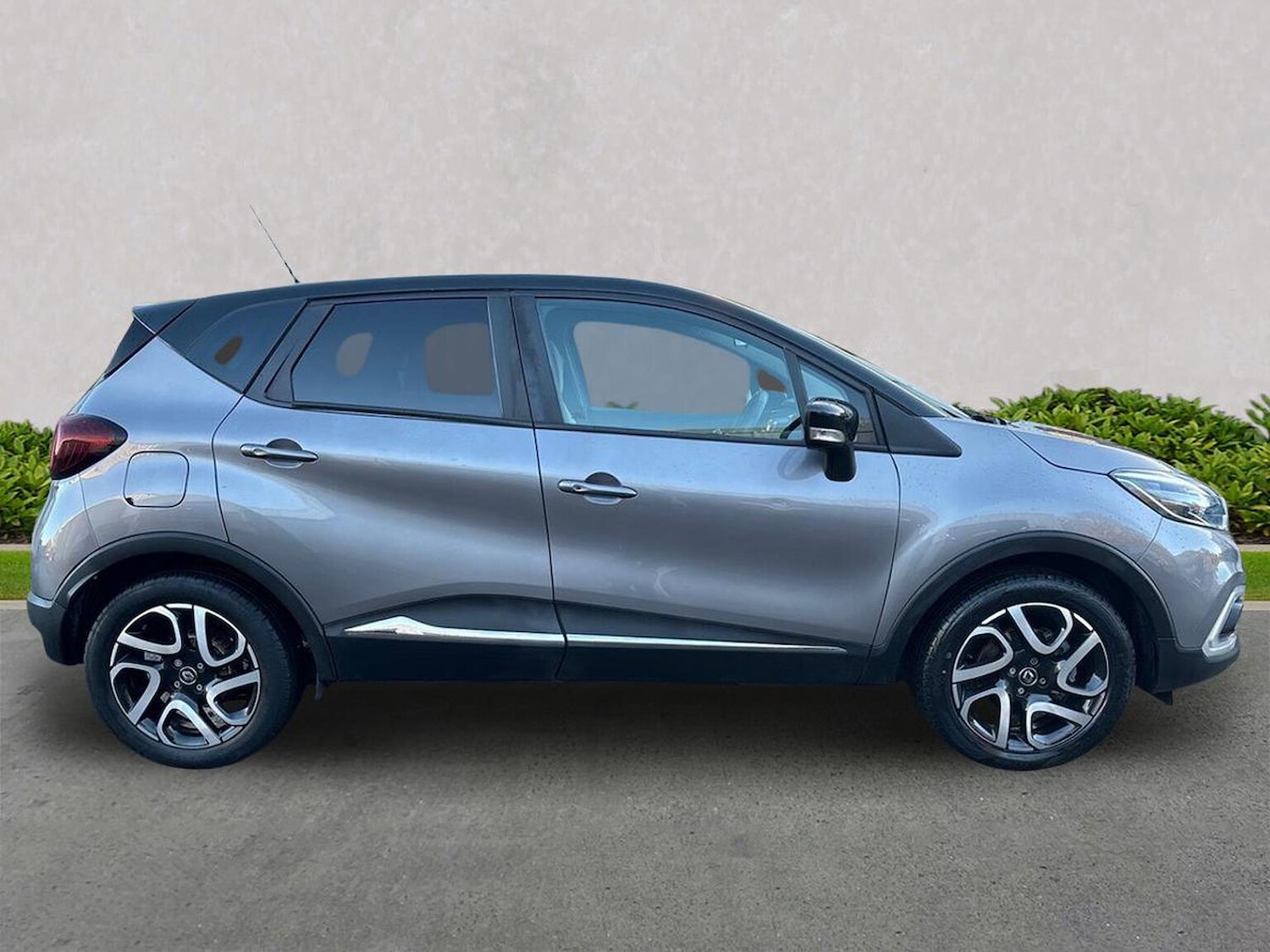 Used Renault Captur 2019 for sale - 76741220: Photo 3