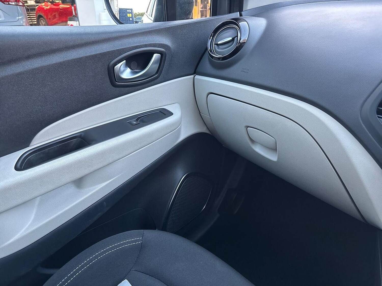 Used Renault Captur 2019 for sale - 76741220: Photo 44