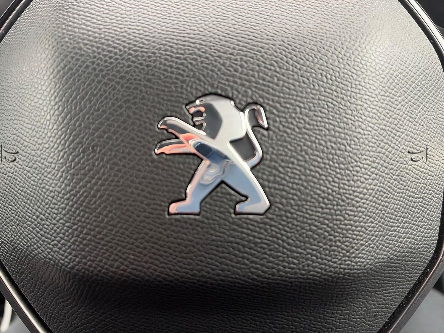 Used Peugeot 208 2022 for sale - 77008324: Photo 37