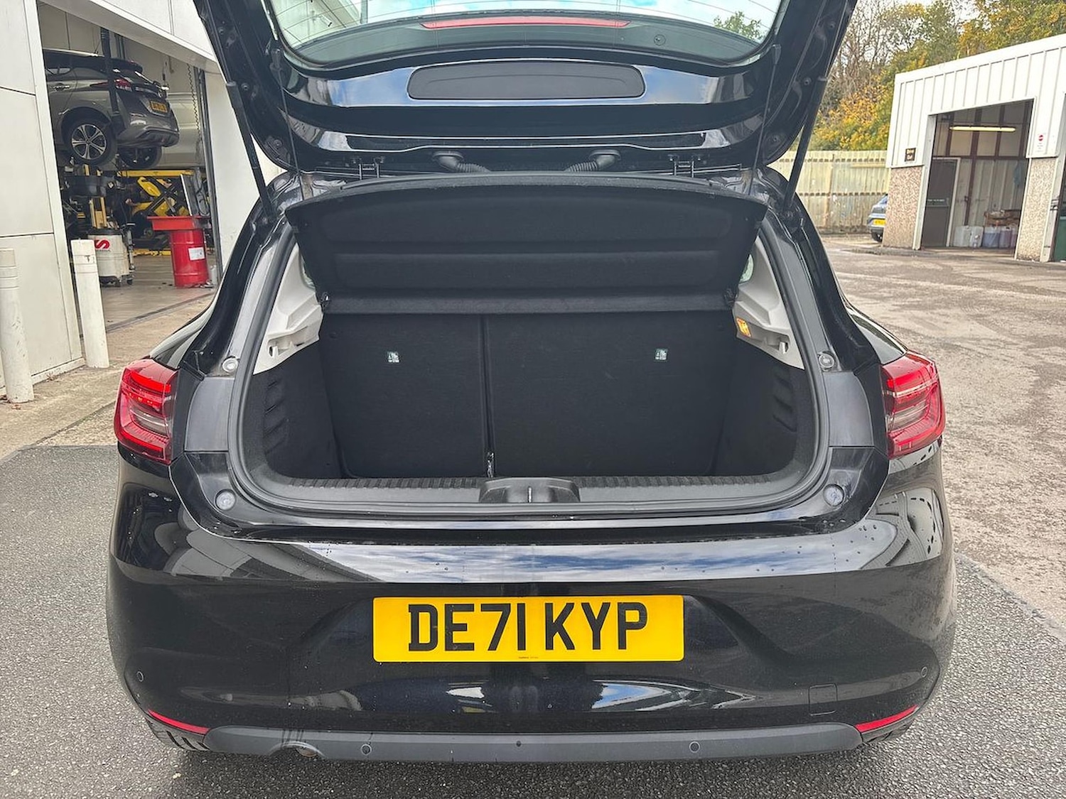 Used Renault Clio 2021 for sale - 76335184: Photo 17