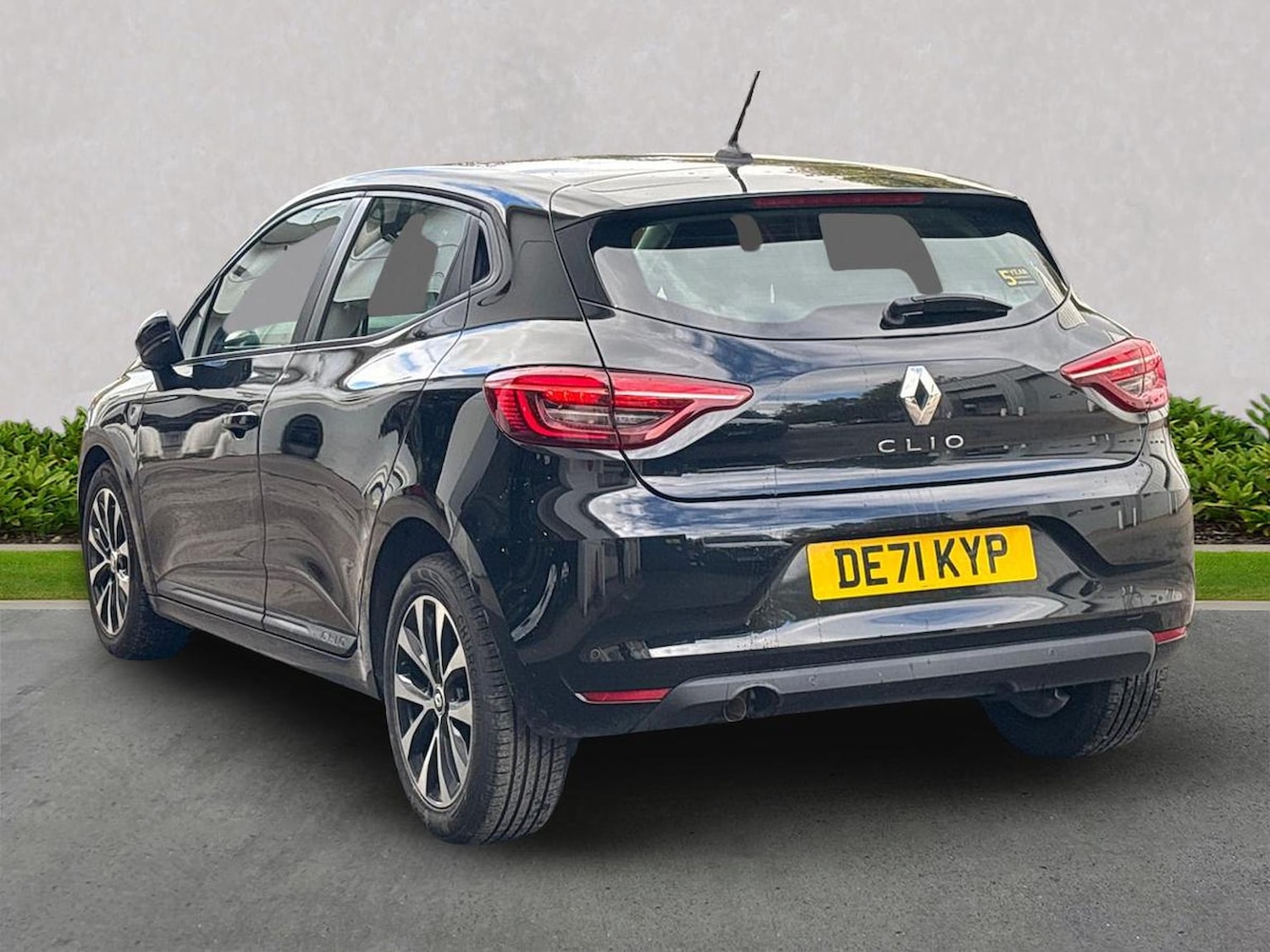 Used Renault Clio 2021 for sale - 76335184: Photo 2