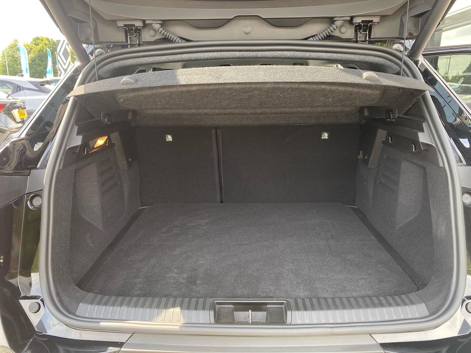 Used Renault Other 2024 for sale - 76313841: Photo 17