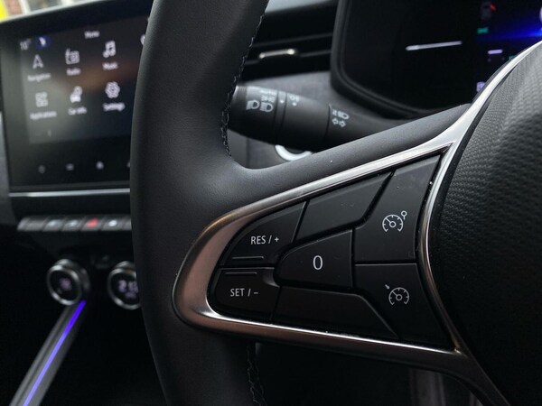 Used Renault Clio 2024 for sale - 76281171: Photo 27