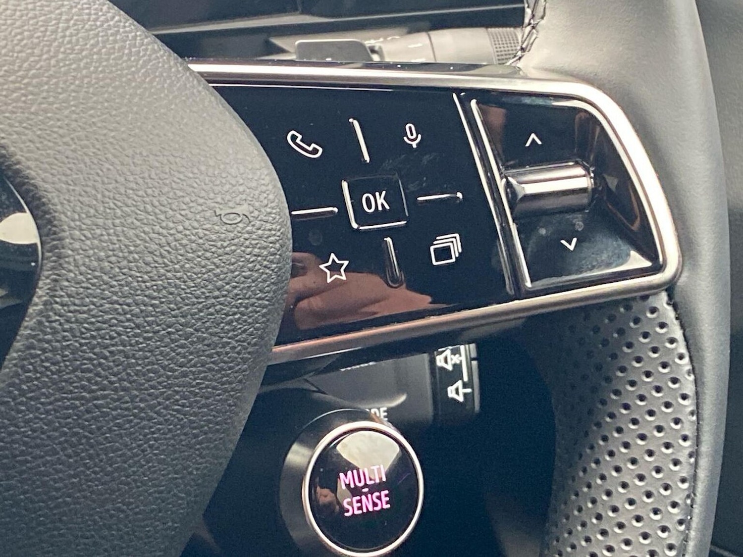 Used Renault Scenic E-Tech 2024 for sale - 76848756: Photo 26