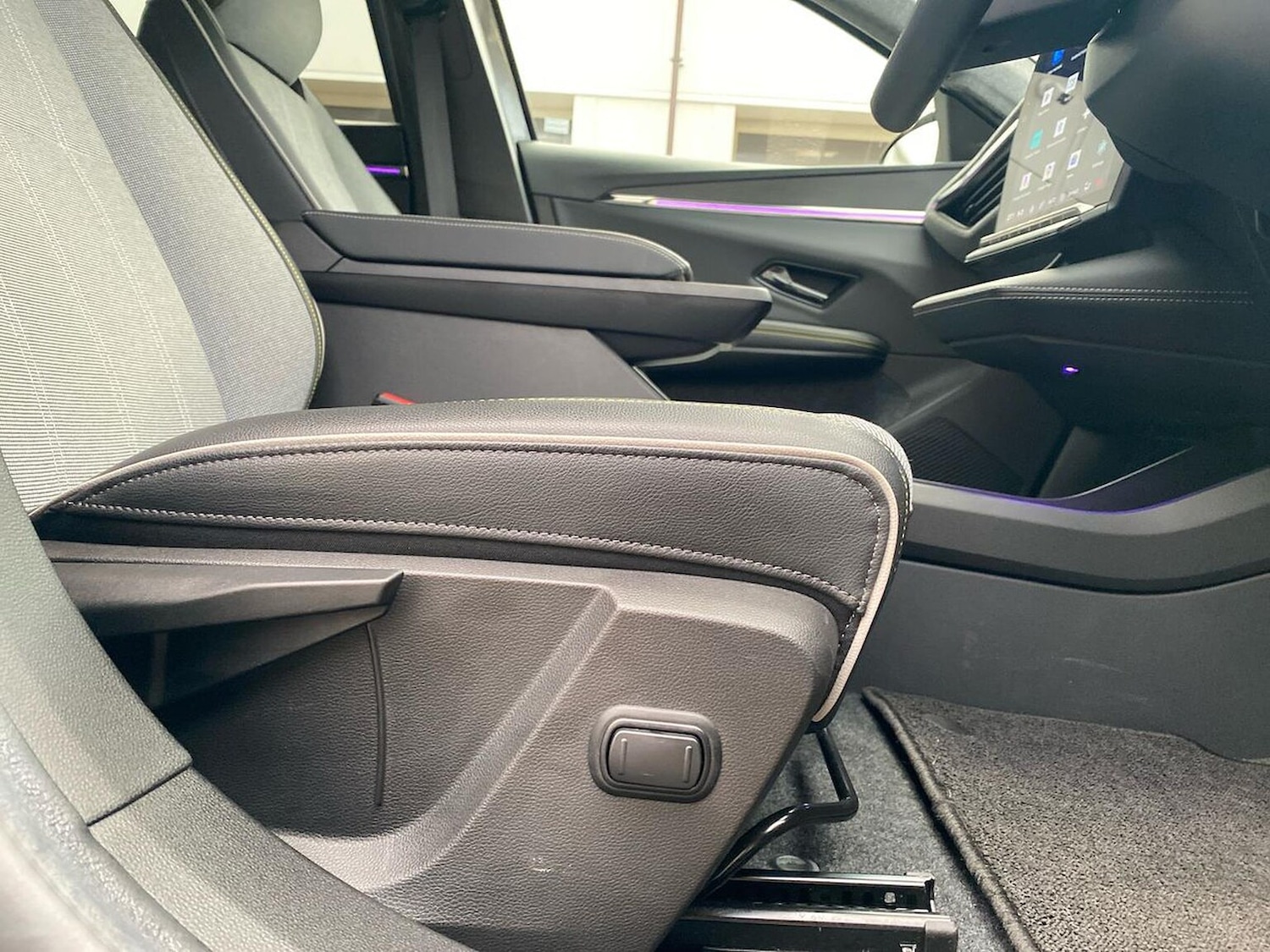 Used Renault Scenic E-Tech 2024 for sale - 76848756: Photo 30