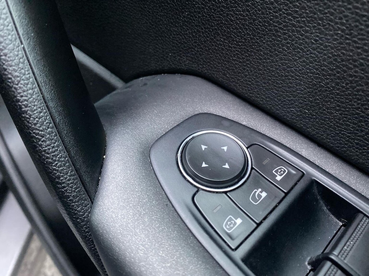 Used Renault Captur 2024 for sale - 76510769: Photo 39