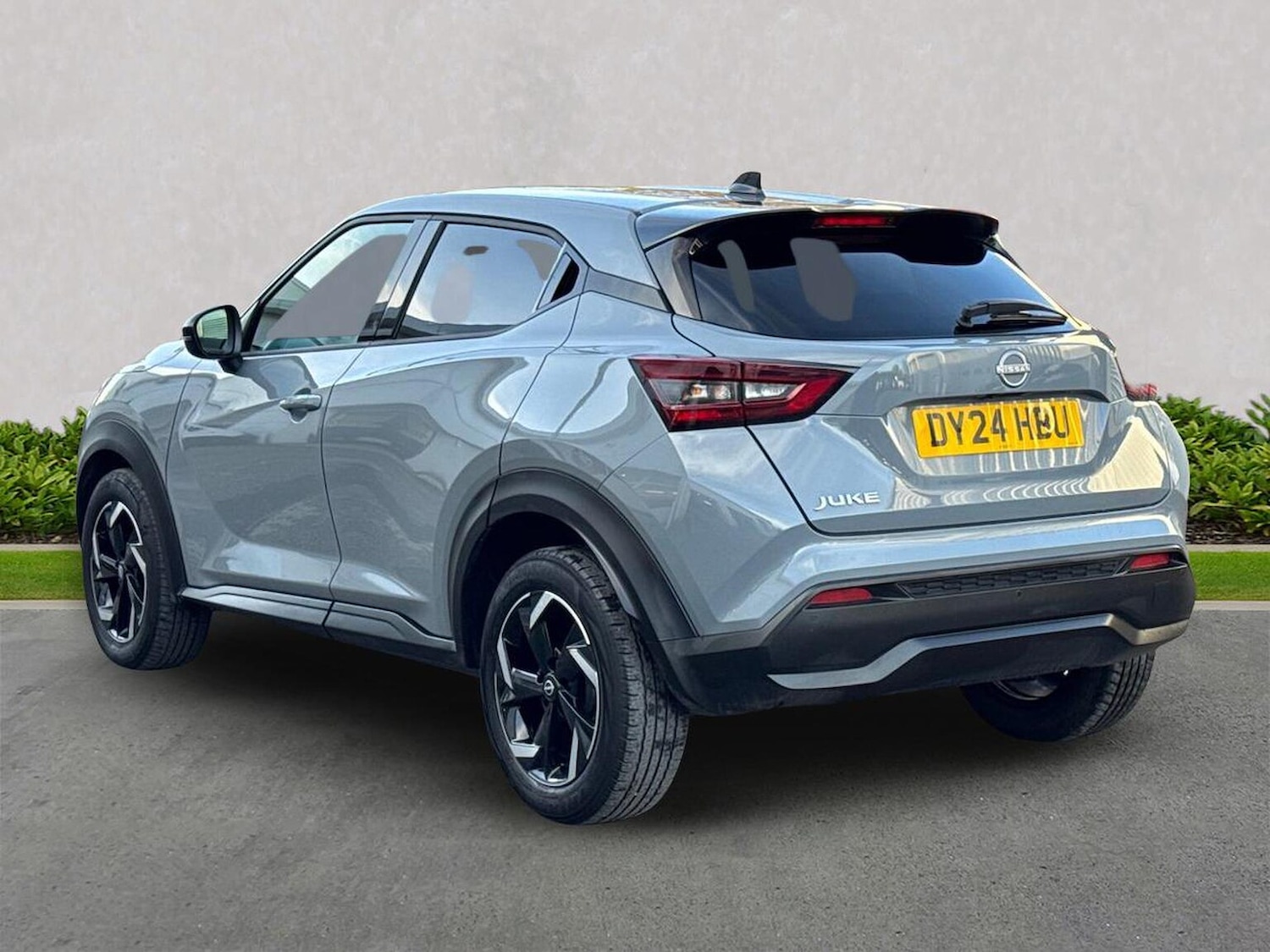 Used Nissan Juke 2024 for sale - 76830635: Photo 2