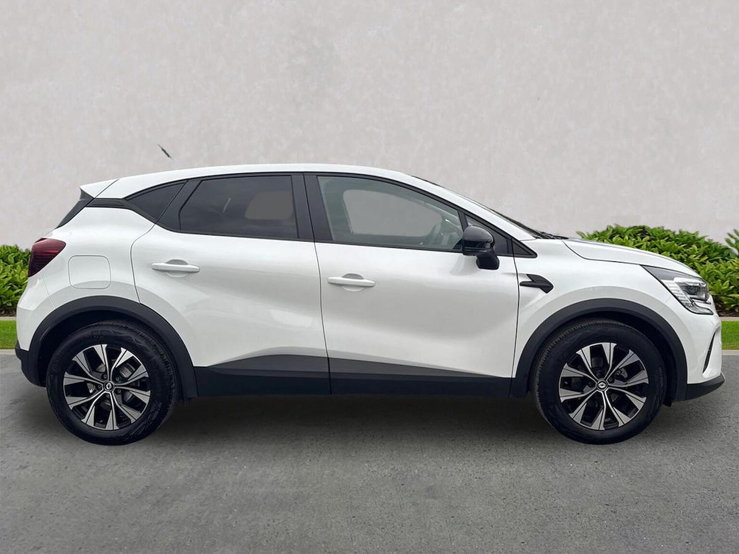 Used Renault Captur 2024 for sale - 76510765: Photo 3