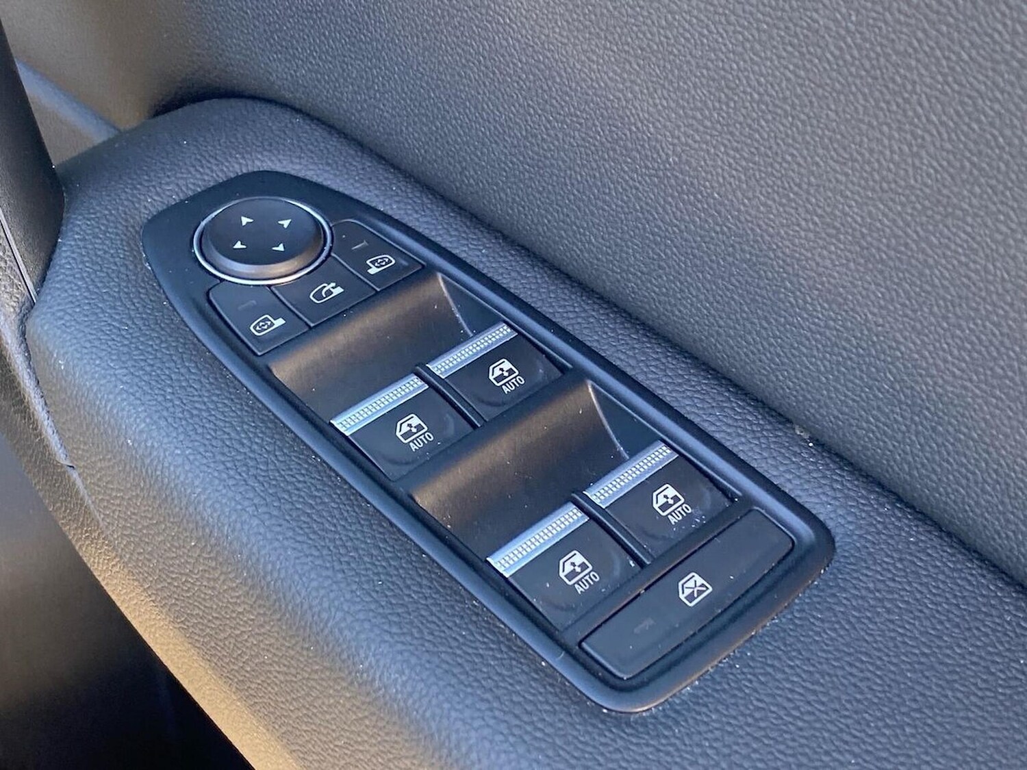 Used Renault Captur 2024 for sale - 78195859: Photo 21