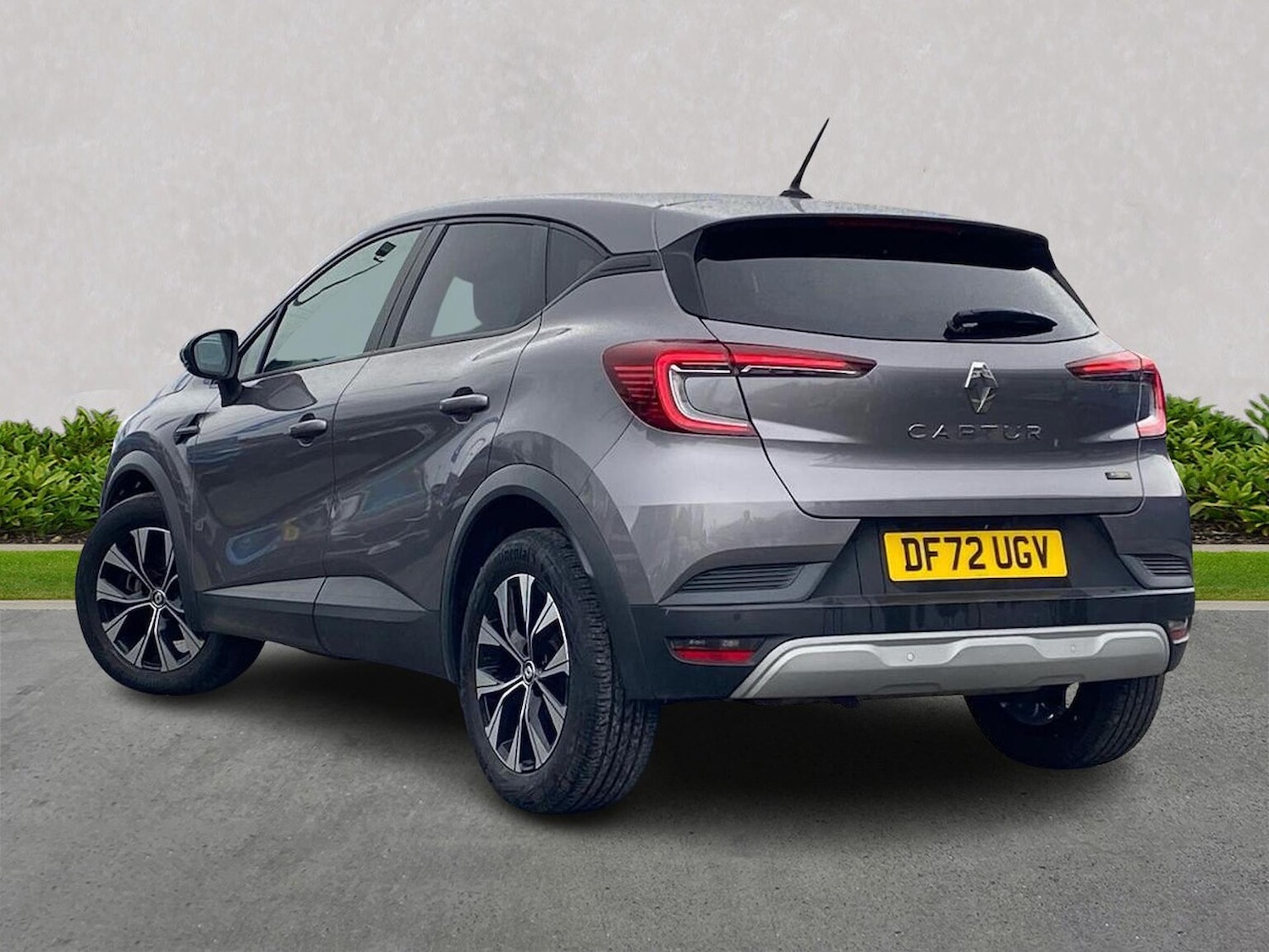 Used Renault Captur 2023 for sale - 78195766: Photo 2