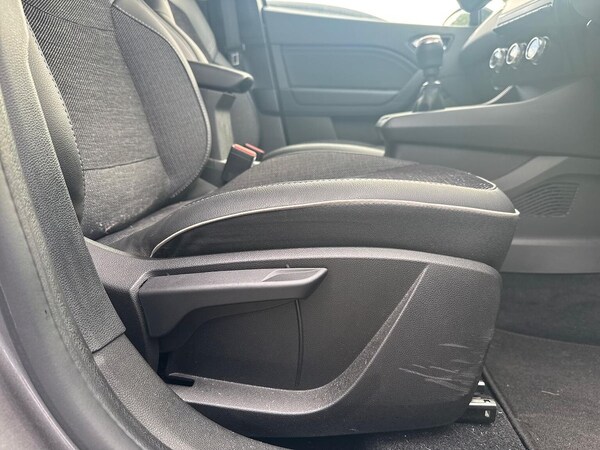 Used Renault Captur 2024 for sale - 76237009: Photo 30