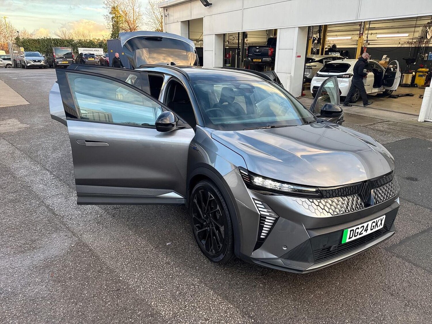 Used Renault Scenic E-Tech 2024 for sale - 77008325: Photo 42